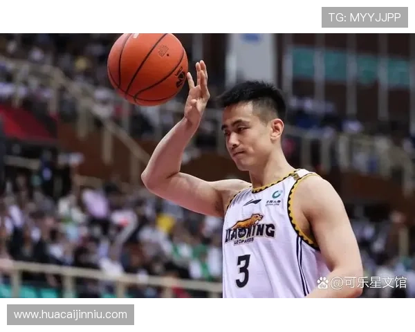 带着熊猫眼坚持比赛 狂热队后卫顽强表现赢得赞誉 带着熊猫眼坚持比赛 狂热队后卫顽强表现赢得赞誉