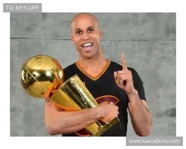 杰弗森与伊什比亚豪掷千金引发太阳队财务风波 类似库班昔日困境却未见成效 杰弗森与伊什比亚豪掷千金引发太阳队财务风波 类似库班昔日困境却未见成效